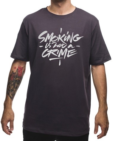 Футболка "Smoking is not a Crime"